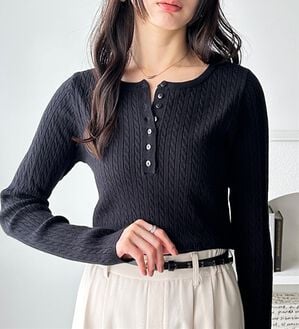 GeeRA（ジーラ）の「ミニケーブルヘンリーネックリブニット（ニット・セーター）」｜ブラック