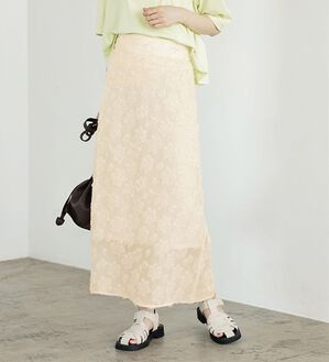 GeeRA（ジーラ）の「フリンジシアージャカードタイトスカート（ロングスカート）」｜アイボリー