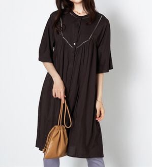 BELLUNA（ベルーナ）の「レース使いフレアーシルエットワンピース（チュニックワンピース）」｜ダークブラウン