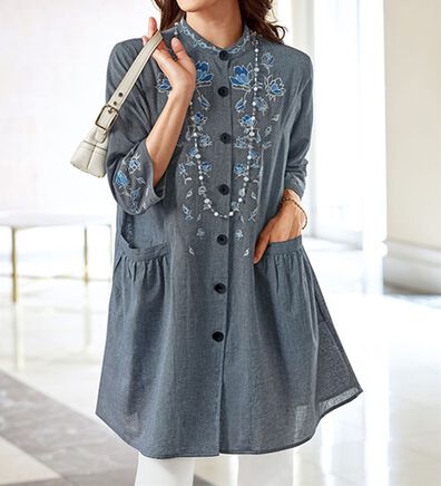 BELLUNA（ベルーナ）の「綿１００％シャンブレーパネル配色刺しゅうオーバーブラウス（チュニック）」