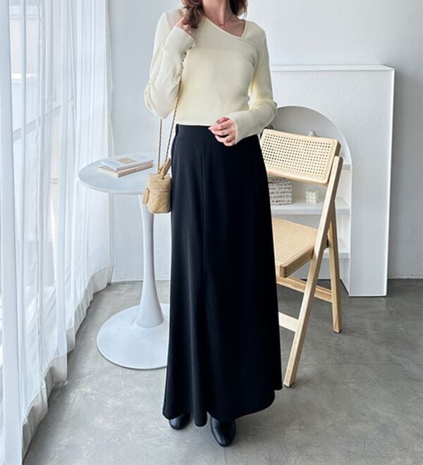 GeeRA（ジーラ）の「アシメネック袖ボタン付リブニット（ニット・セーター）」｜詳細画像