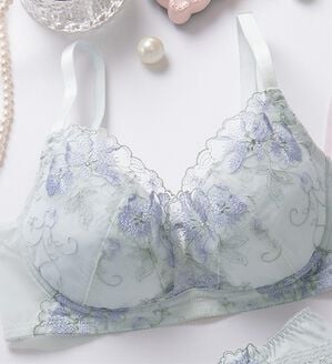 LAVIENNE（ラヴィエンヌ）の「ナチュラル美胸のふわかるブラ＆ショーツ（ブラジャー＆ショーツセット）」｜アクアブルー