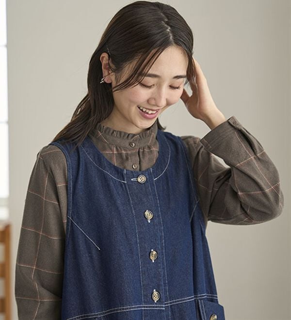 BELLUNA（ベルーナ）の「《ＨｕｇＲｅａｍコットン》フリル衿ブラウス（ブラウス）」｜詳細画像