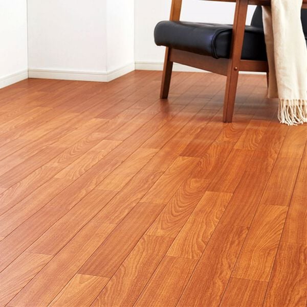 iellio（イエリオ）の「多機能クッションフロアシート＜簡単ロール式・フローリング調・防水・はっ水・日本製・抗菌・防カビ・防炎＞（カーペット）」｜サクラ