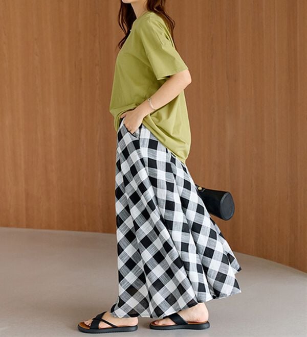 BELLUNA（ベルーナ）の「シュッと体型カバー！コクーンTシャツ（カットソー）」｜詳細画像