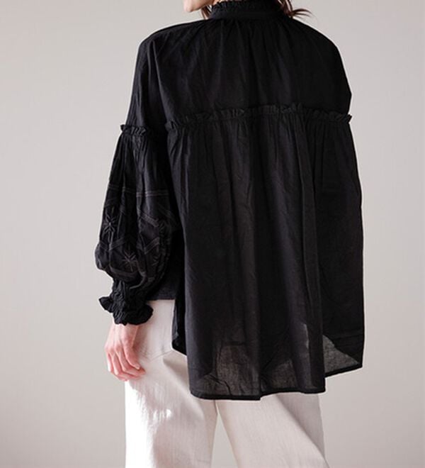 RANAN（ラナン）の「綿100％袖ボリューム刺しゅうブラウス（ブラウス）」｜詳細画像