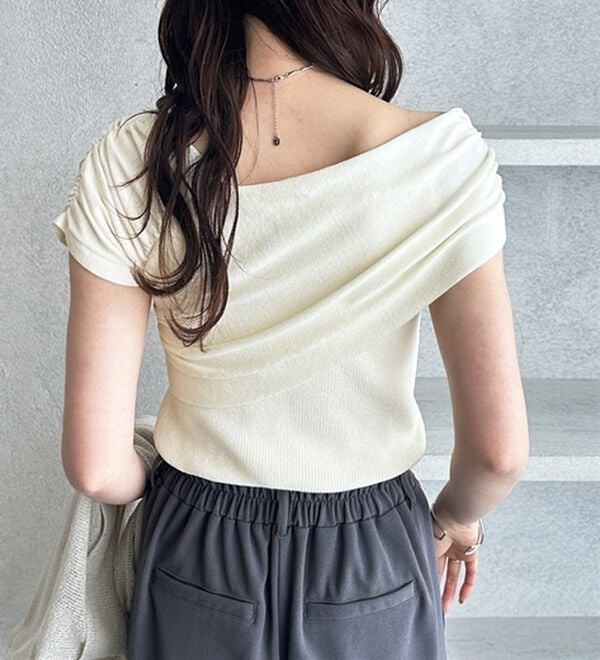 GeeRA（ジーラ）の「ドレープデザイン２ＷＡＹネックニット（ニット・セーター）」｜詳細画像