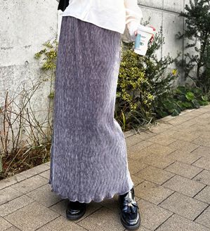 GeeRA（ジーラ）の「すっきり見え！ベロアプリーツロングスカート（ロングスカート）」｜グレー