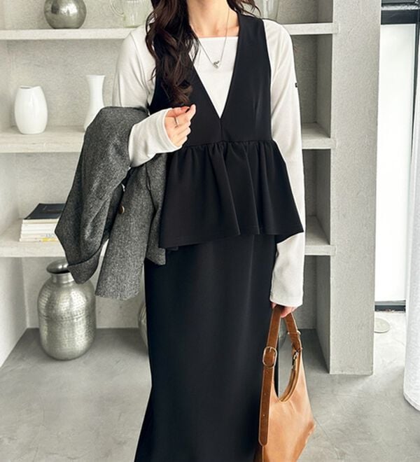 GeeRA（ジーラ）の「【再入荷】楽ちん！ペプラムジャンパースカート（ジャンパースカート）」｜ブラック