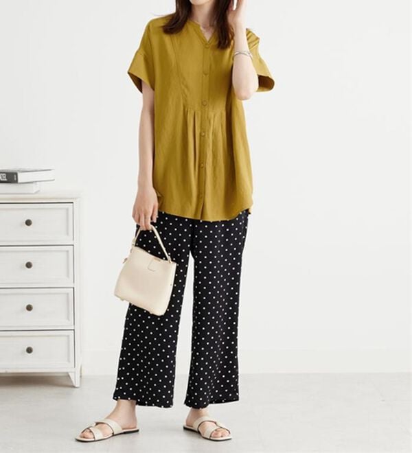 BELLUNA（ベルーナ）の「麻調素材タック使いシャツチュニック（ブラウス）」｜詳細画像