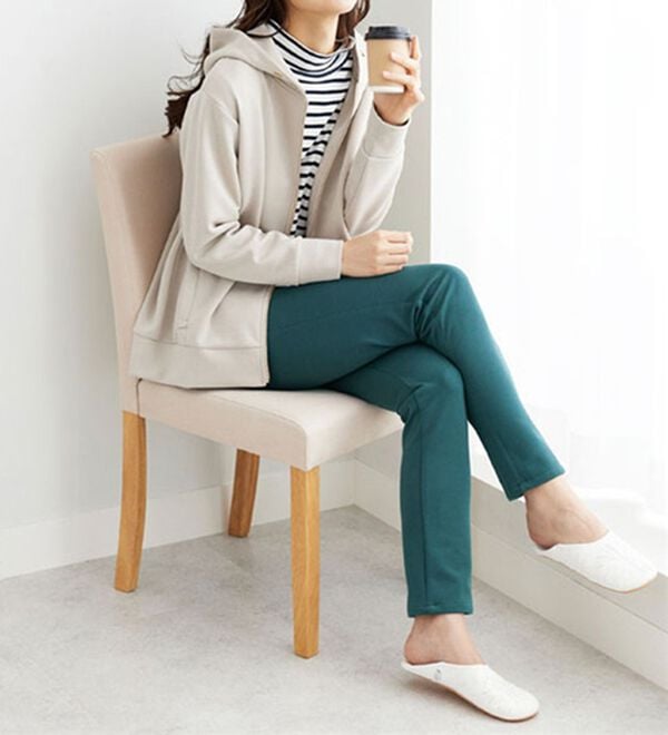 BELLUNA（ベルーナ）の「防風&times;ストレッチ素材ストレートパンツ（フルレングスパンツ）」｜詳細画像