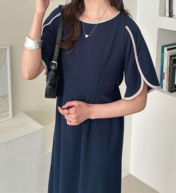 GeeRA（ジーラ）の「スリット入りフレアースリーブワンピース（その他ワンピース）」｜詳細画像