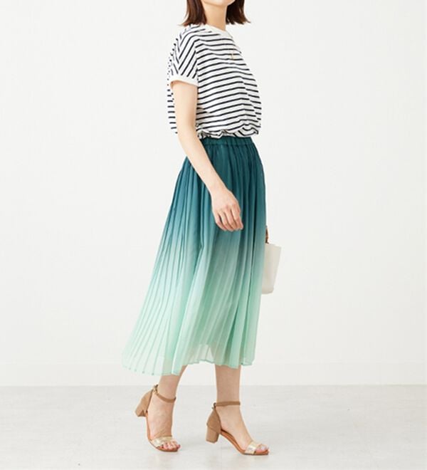 BELLUNA（ベルーナ）の「プリーツデザイングラデーションスカート（ロングスカート）」｜詳細画像