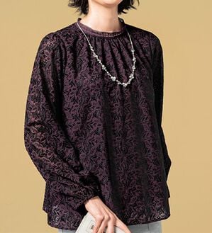 VINNO（ヴィノ）の「ハイネック刺しゅうレースブラウス（ブラウス）」｜詳細画像