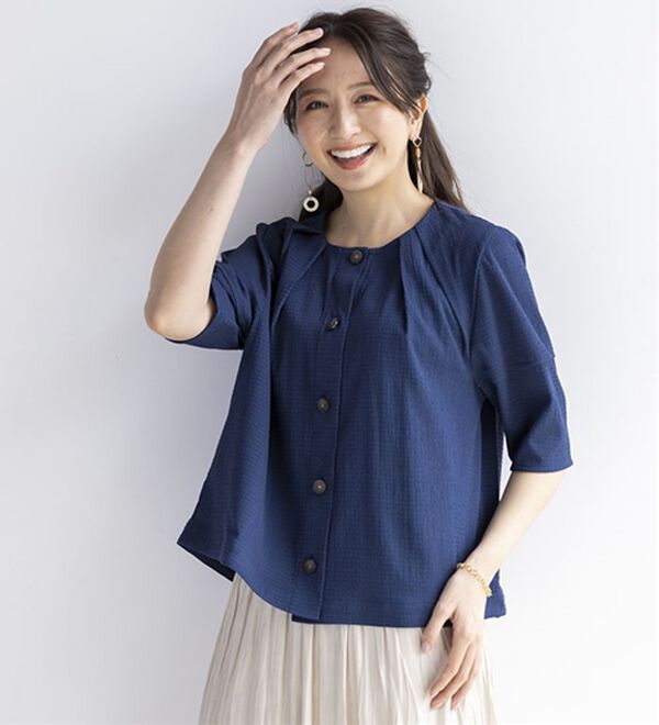 BELLUNA（ベルーナ）の「夏のお出かけに欠かせない！サッカー素材タック使いジャケット（シャツ）」｜詳細画像