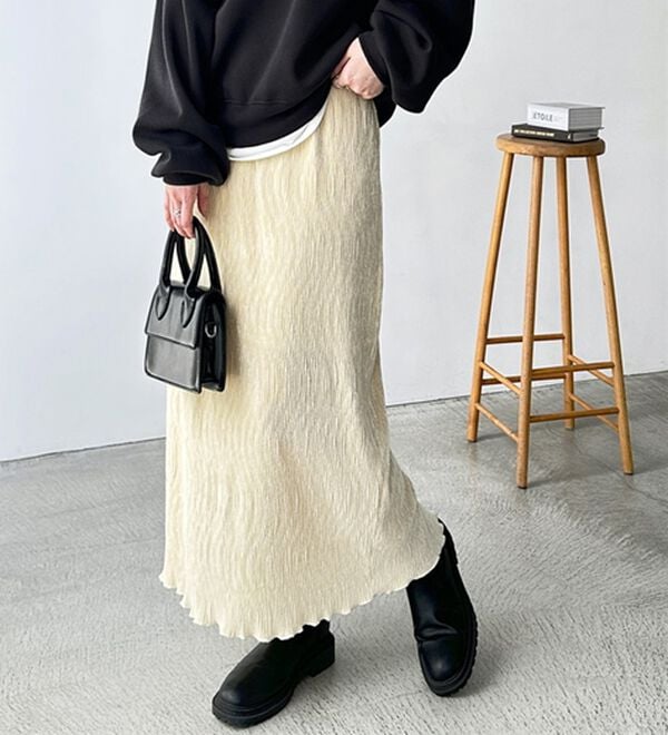 GeeRA（ジーラ）の「すっきり見え！ベロアプリーツロングスカート（ロングスカート）」｜アイボリー