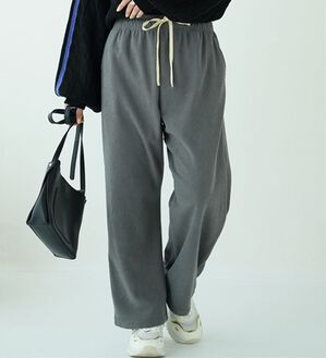 A HAPPY MARILYN（アハッピーマリリン）の「【選べる丈】裏フリースで家でも外でもあったか ふっくら コーデュロイ イージー ワイドパンツ（ワイドパンツ・ガウチョ）」｜ライトグレー