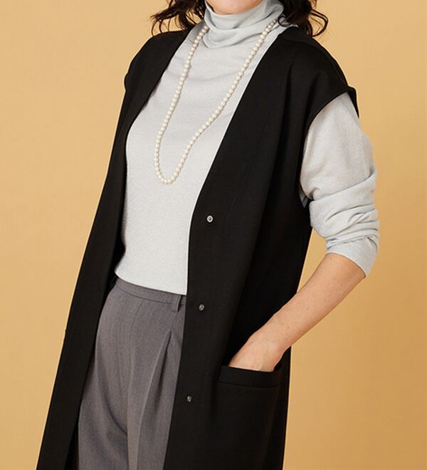 BELLUNA（ベルーナ）の「すっきりキレイ見え！Ｖネックロングジレ（ジレ）」｜詳細画像