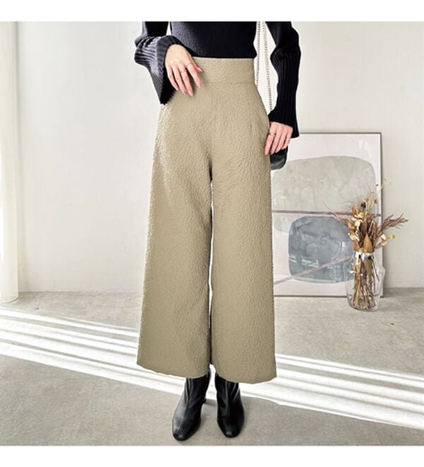 エンボス加工ストレートワイドパンツ - ベルーナ【公式】