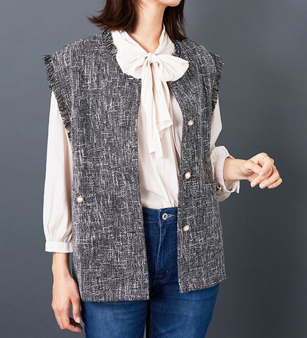 BELLUNA（ベルーナ）の「ツイード調パールボタンデザインベスト（ベスト）」｜詳細画像