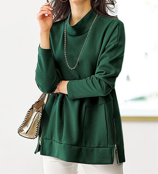 BELLUNA（ベルーナ）の「柔らかとろみ素材裾ジップデザインプルオーバー（カットソー）」｜モスグリーン