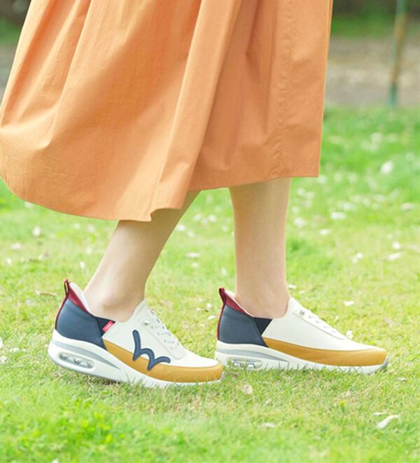 BELLUNA（ベルーナ）の「＜ＥＤＷＩＮ＞さっと履ける！牛床革エアソールスニーカー（スリッポン）」｜詳細画像