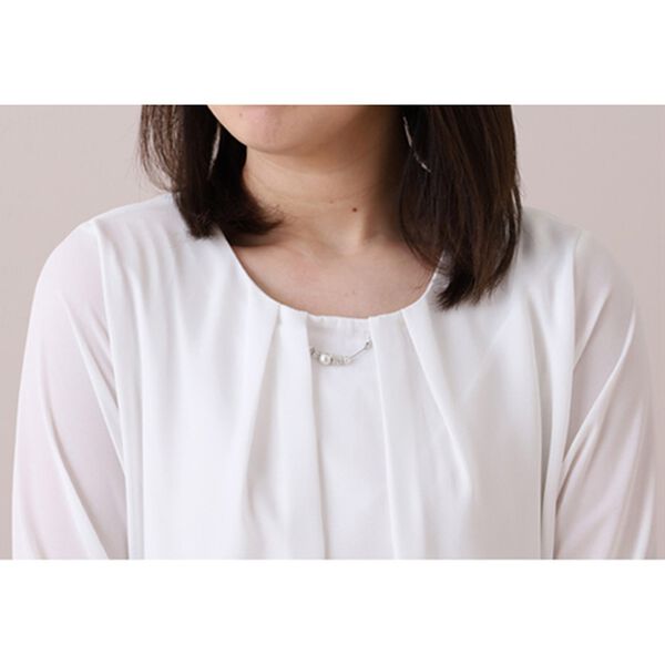 BELLUNA（ベルーナ）の「＜ＢＥＬＬＵＮＡ　ＦＯＲＭＡＬ＞ネックレス付ブラウス（ブラウス）」｜詳細画像