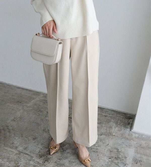 Pierrot（ピエロ）の「カット起毛ピンタックワイドパンツ（ワイドパンツ・ガウチョ）」｜詳細画像