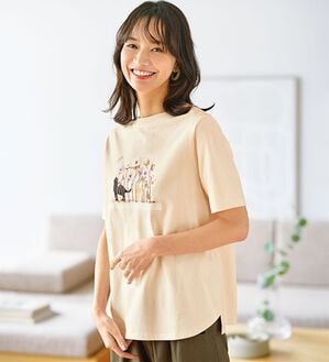 BELLUNA（ベルーナ）の「アーティストコラボねこプリントＴシャツ（カットソー）」｜アイボリー