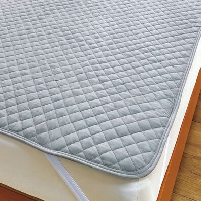 「汗や汚れからマットレスを守る防水ベッドパッド（ベッドまわり用品）」