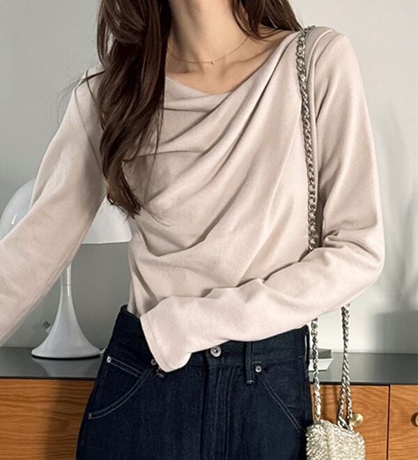 GeeRA（ジーラ）の「ドレープデザインカットソー（カットソー）」｜詳細画像