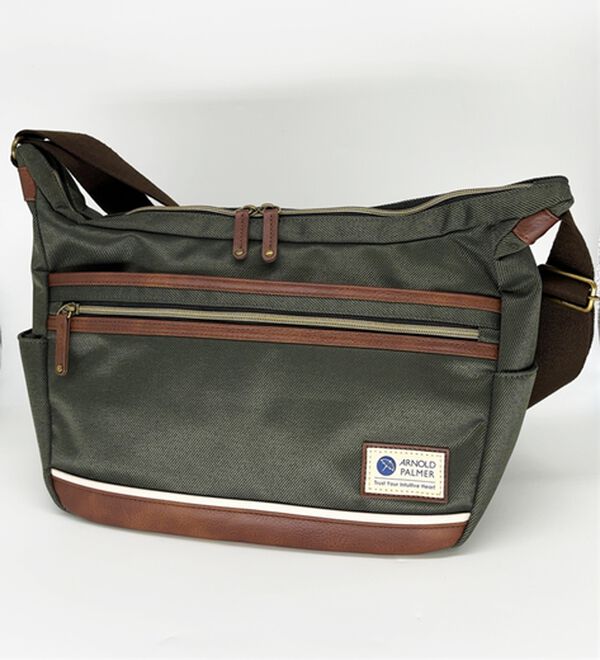 「＜アーノルド　パーマー＞収納上手なクロスボディバッグ（メンズボディバッグ・ウエストポーチ）」｜詳細画像
