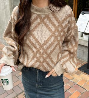 GeeRA（ジーラ）の「モヘアライクチェック柄ニットプルオーバー（ニット・セーター）」｜ベージュ系