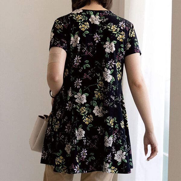 BELLUNA（ベルーナ）の「【動画】フレアーシルエットプリントチュニック（チュニック）」｜詳細画像