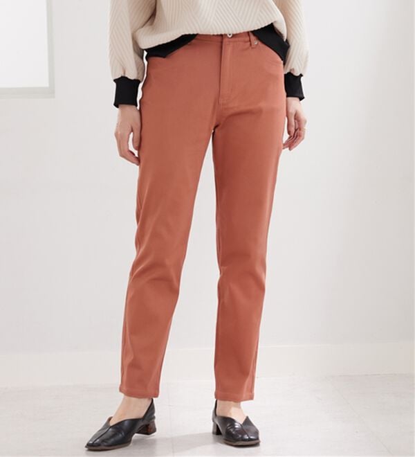 BELLUNA（ベルーナ）の「サラリ快適！蓄熱綿サテンストレッチカラーパンツ（フルレングスパンツ）」｜詳細画像