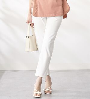 BELLUNA（ベルーナ）の「【再入荷】美ストレッチ素材アンクル丈レギンスパンツ（クロップドパンツ）」｜オフ白