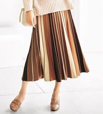 BELLUNA（ベルーナ）の「プリーツ風フレアーニットスカート（ロングスカート）」