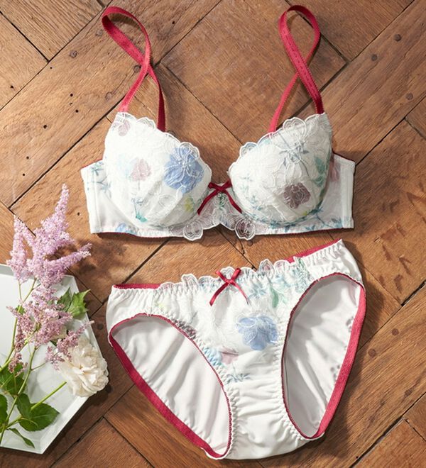 YU'NOW（ユナウ）の「モテ谷間の大人ｓｗｅｅｔブラ＆ショーツ（ブラジャー＆ショーツセット）」｜詳細画像