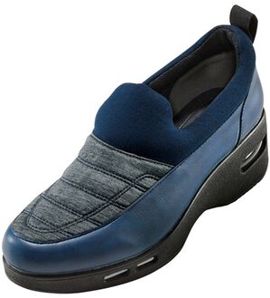 BELLUNA（ベルーナ）の「４Ｅダブルエアキルティング風シューズ（スニーカー）」｜ネイビー