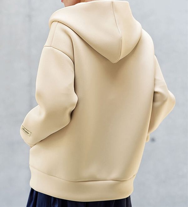 BELLUNA（ベルーナ）の「肩が疲れにくい！マシュマロ感覚ジップフーディー（ブルゾン）」｜詳細画像