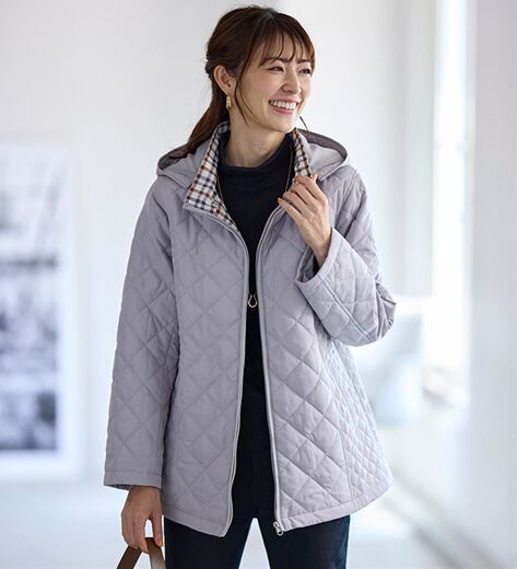 ◆新品４Ｌ◆*冬暖か*大人可愛い*裏キルト使い*ダブルボタン*起毛コート*フード付き*チャコールグレー*大きいサイズ*レディース 裏チェック薄中わたキルティングコート - ベルーナ公式