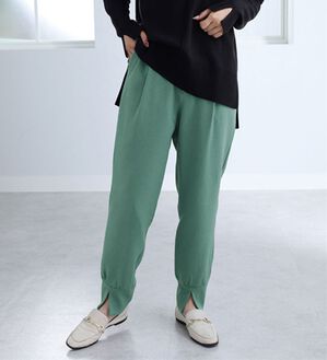 BELLUNA（ベルーナ）の「ツイル素材パンツ（フルレングスパンツ）」｜グリーン