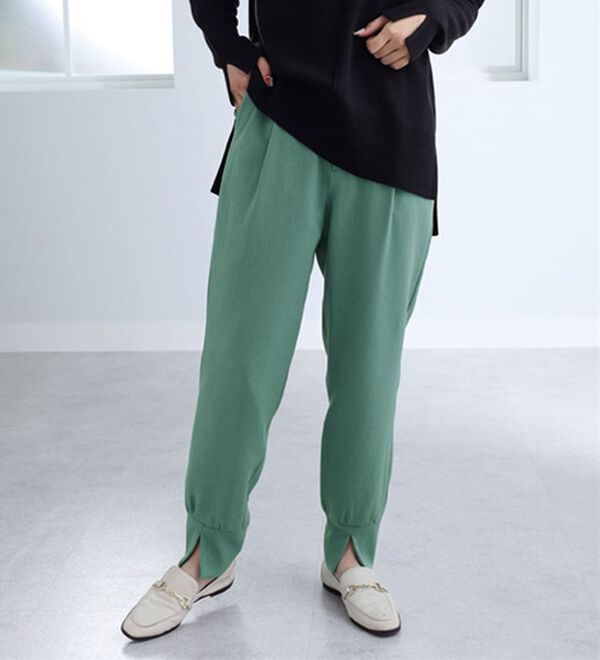 BELLUNA（ベルーナ）の「ツイル素材パンツ（フルレングスパンツ）」｜グリーン
