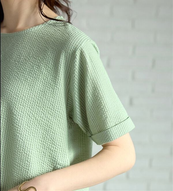 BELLUNA（ベルーナ）の「サッカー素材裾ボタンプルオーバー（カットソー）」｜詳細画像