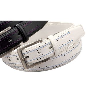 「＜トランスコンチネンツゴルフ＞ステッチがおしゃれなゴルフベルト（メンズベルト）」｜ホワイト