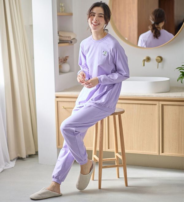 LAVIENNE（ラヴィエンヌ）の「綿１００％ゆったり刺しゅうスウェットパジャマ（パジャマ・ルームウェア）」｜詳細画像