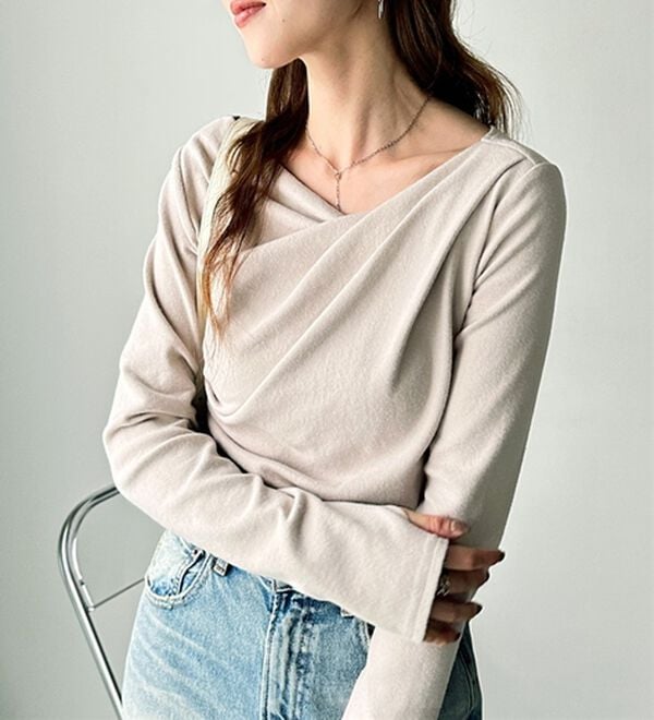 GeeRA（ジーラ）の「ドレープデザインカットソー（カットソー）」｜詳細画像