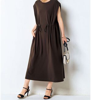 BELLUNA（ベルーナ）の「＜日本製＞防シワ機能ドロストワンピース（カットソーワンピース）」｜ブラウン