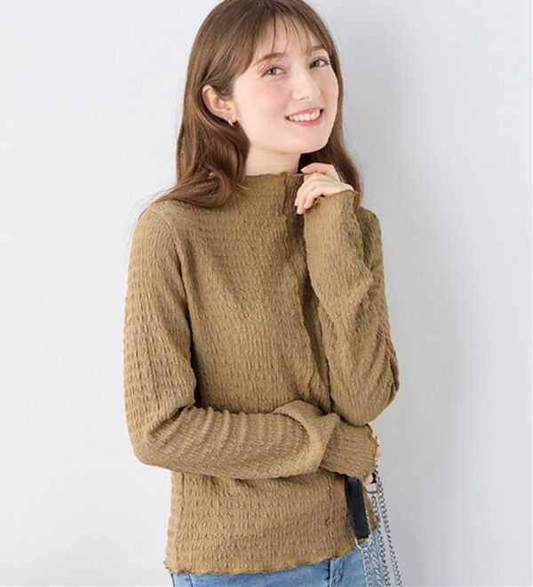 alotta（アロッタ）の「頼れる着回し力！立体ジャガード素材インナープルオーバー（カットソー）」｜グレージュ