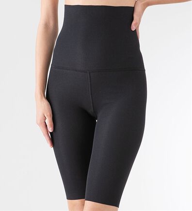 LAVIENNE（ラヴィエンヌ）の「吸湿発熱フラット仕立ての綿混腹巻付５分丈レギンス（肌着・インナーウェア）」